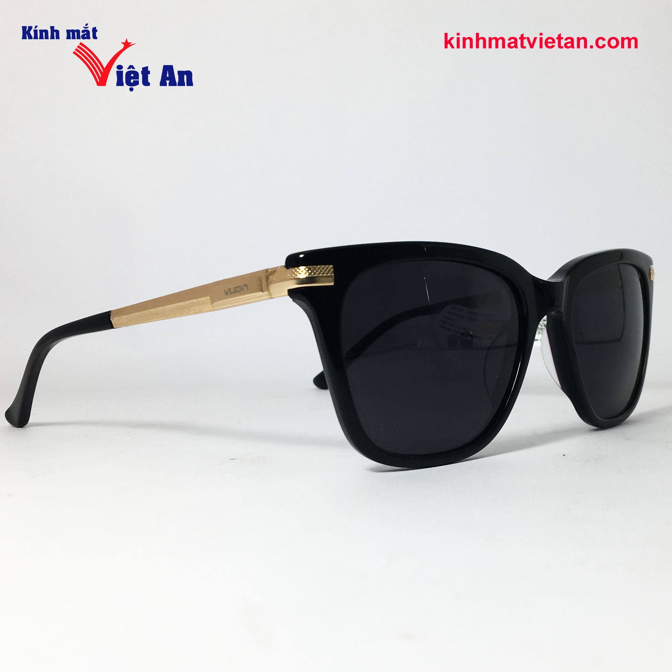 IMG_2485-copy.jpg IMG_2485-copy.jpg